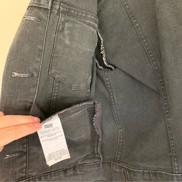 Levi’s jean jacket woman’s black speckled jean jacket - Picture 9 of 15